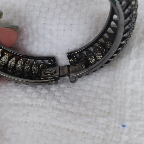 Vintage KJL hematite sparkle  bangle‎ - Picture 5 of 6
